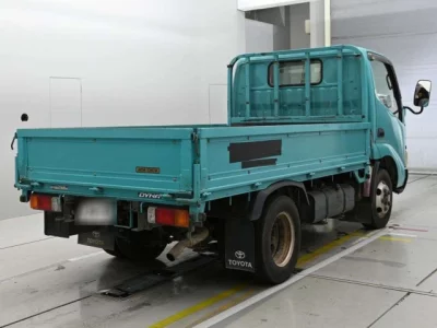 Toyota DYNA  с аукциона в Японии