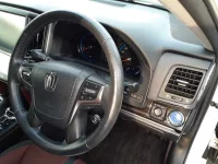 Toyota CROWN лот № 30960 оценка 3.5  с аукциона в Японии 8