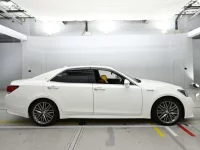 Toyota CROWN лот № 30960 оценка 3.5  с аукциона в Японии 2