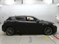 Lexus CT лот № 90726 оценка 3.5  с аукциона в Японии 2