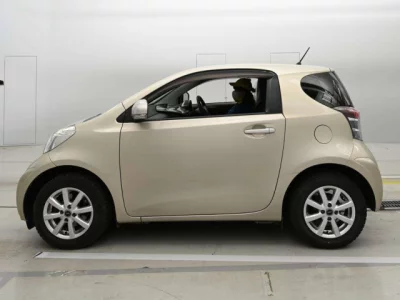 Toyota iQ