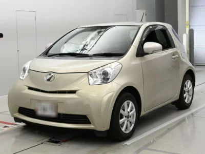Toyota iQ