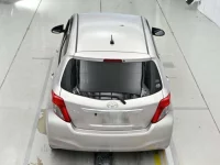 Toyota VITZ лот № 30921 оценка 3.5  с аукциона в Японии 7