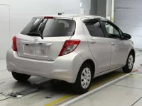 Toyota VITZ лот № 30921 оценка 3.5  с аукциона в Японии 1