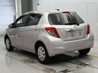 Toyota VITZ лот № 30921 оценка 3.5  с аукциона в Японии 5