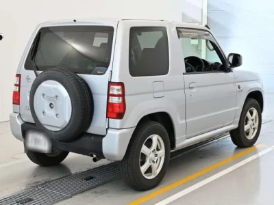 Nissan Kix