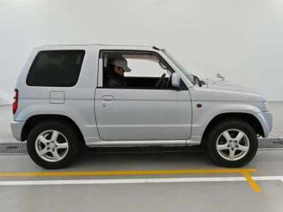Nissan Kix