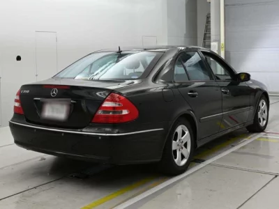 Mercedes-Benz E CLASS  с аукциона в Японии