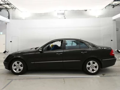 Mercedes-Benz E CLASS  с аукциона в Японии