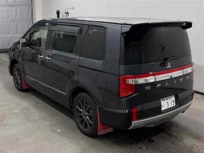 Mitsubishi Delica D:5