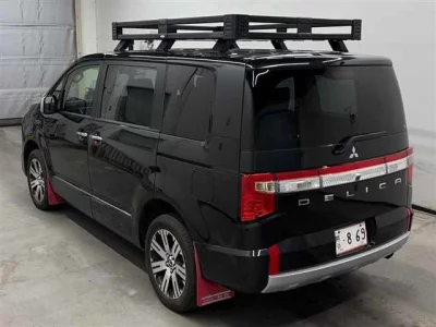Mitsubishi Delica D:5