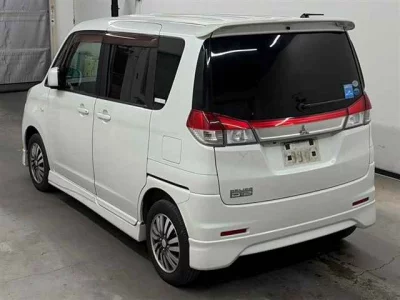 Mitsubishi Delica D:2