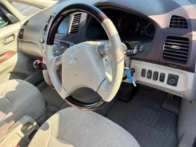 Mitsubishi GRANDIS  с аукциона в Японии