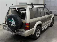 Mitsubishi PAJERO лот № 10191 оценка 3.5  с аукциона в Японии 4