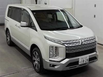 Mitsubishi Delica D:5