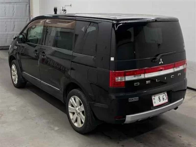 Mitsubishi Delica D:5