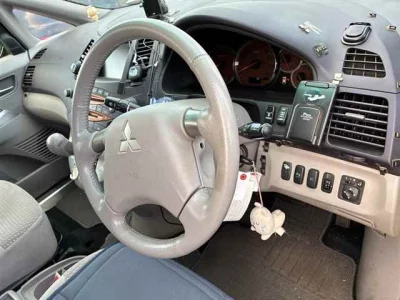 Mitsubishi GRANDIS  с аукциона в Японии