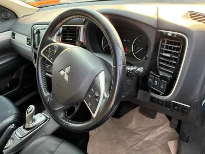 Mitsubishi OUTLANDER PHEV