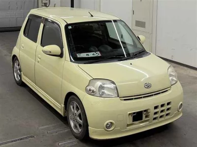 Daihatsu Esse