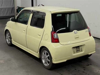 Daihatsu Esse
