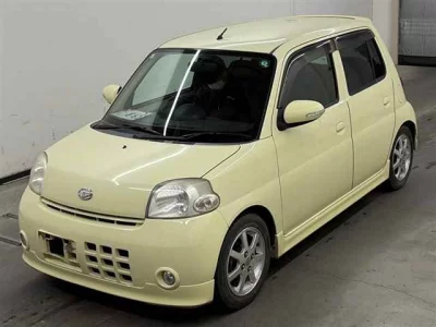 Daihatsu Esse