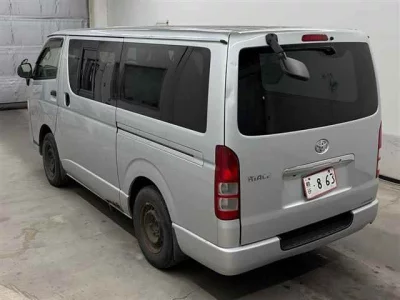 Toyota HiAce Van