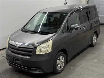 Toyota NOAH  с аукциона в Японии