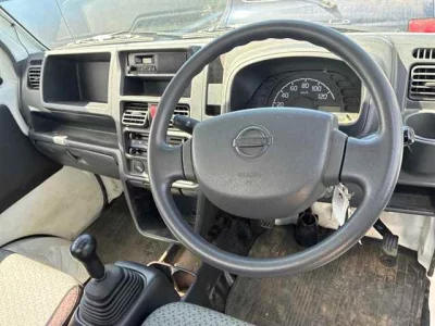 Nissan NT100 Clipper