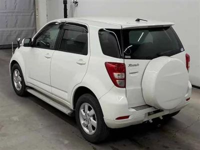 Toyota RUSH  с аукциона в Японии