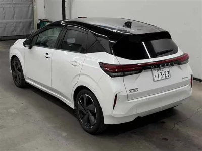 Nissan Aura