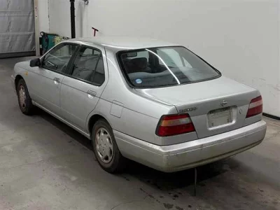 Nissan BLUEBIRD  с аукциона в Японии
