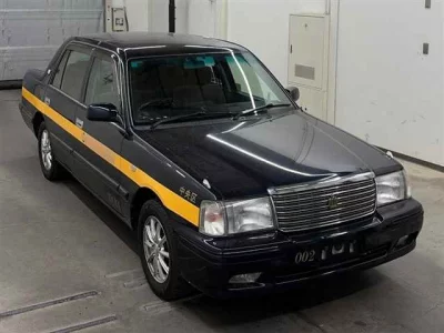 Toyota CROWN  с аукциона в Японии