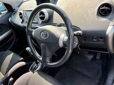 Toyota IST  с аукциона в Японии