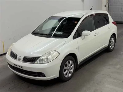 Nissan TIIDA  с аукциона в Японии