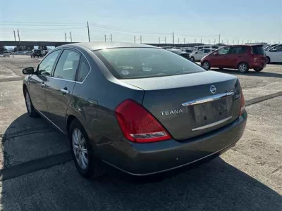 Nissan TEANA  с аукциона в Японии