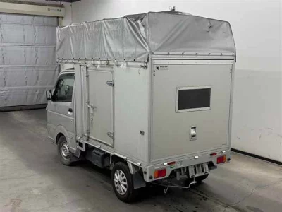 Nissan NT100 Clipper