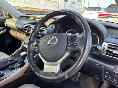 Lexus IS300h