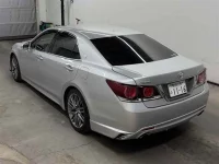 Toyota CROWN лот № 70415 оценка 4  с аукциона в Японии 1
