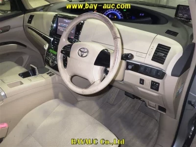 Toyota ESTIMA HYBRID
