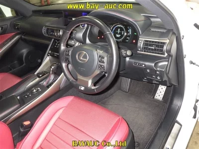 Lexus IS