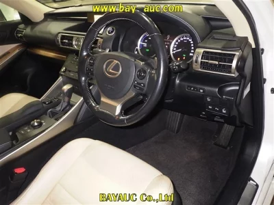 Lexus IS