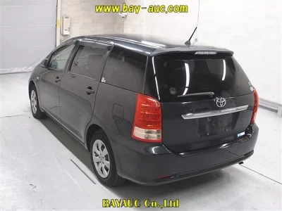Toyota WISH  с аукциона в Японии