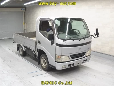 Toyota DYNA  с аукциона в Японии