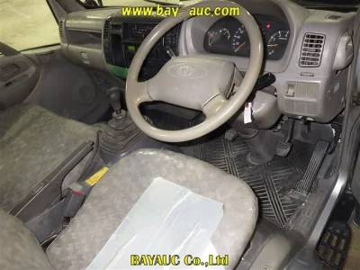 Toyota DYNA  с аукциона в Японии