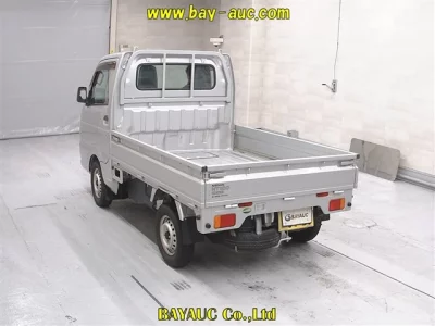 Nissan NT100 Clipper