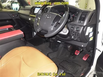 Toyota HiAce Van