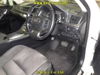 Lexus CT лот № 60598 оценка 5  с аукциона в Японии 2