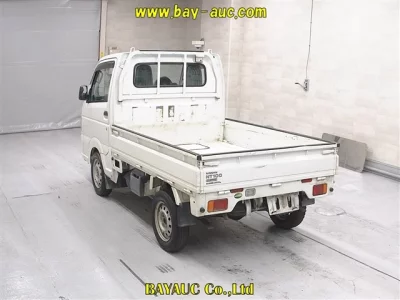 Nissan NT100 Clipper