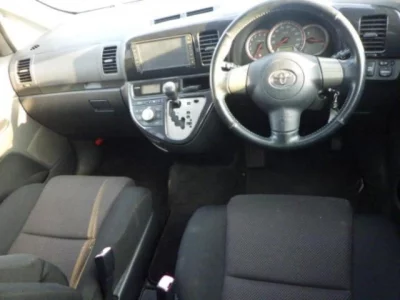 Toyota WISH  с аукциона в Японии