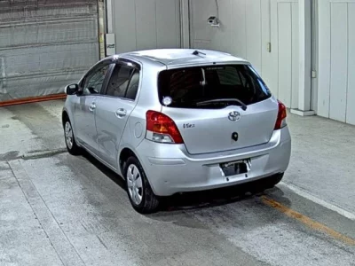Toyota VITZ  с аукциона в Японии